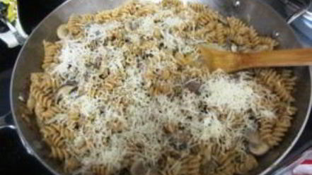 Рецепт жареных грибов с макаронами