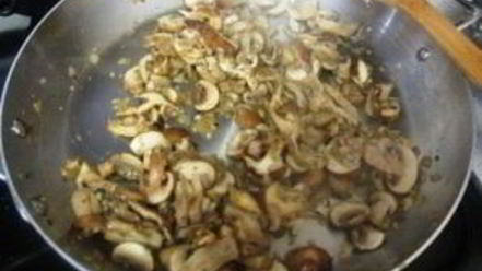 Рецепт жареных грибов с макаронами