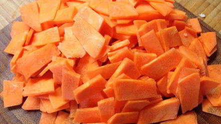 Рецепт ароматного гуляша с грибами и сельдереем