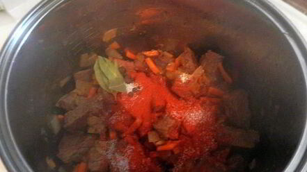 Рецепт гуляша без томатной пасты в мультиварке