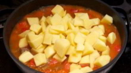 Рецепт гуляша из говядины с картошкой