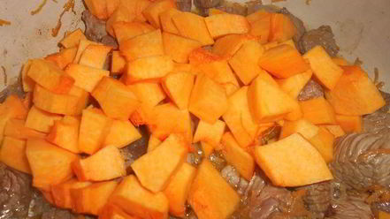 Рецепт гуляша из говядины с тыквой