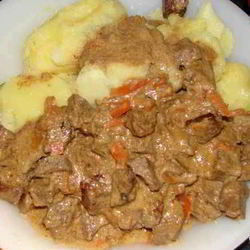 Рецепт Гуляша из говядины со сметаной