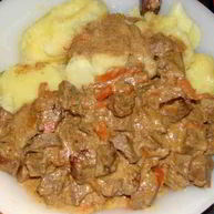 Рецепт Гуляша из говядины со сметаной