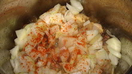 Рецепт гуляша из красной фасоли и курицы