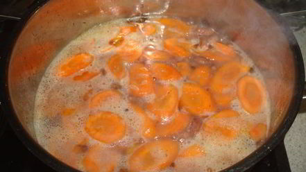 Рецепт гуляша из красной фасоли и курицы