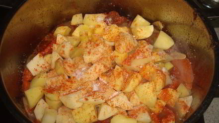 Рецепт гуляша из красной фасоли и курицы