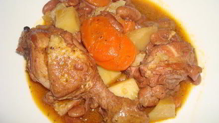 Рецепт гуляша из красной фасоли и курицы