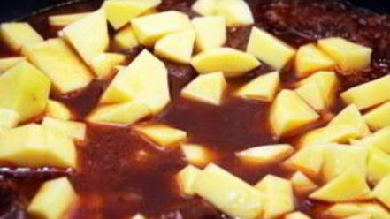 Рецепт гуляша из мраморной говядины