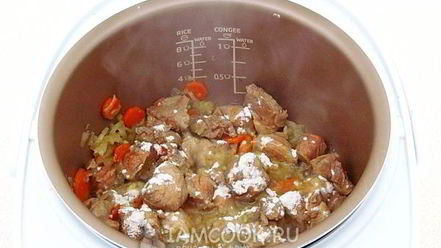Рецепт гуляша из свинины по-мадьярски в мультиварке