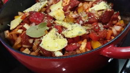 Рецепт гуляша с белыми грибами