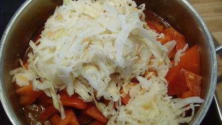 Рецепт гуляша с квашеной капустой