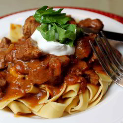 Рецепт Гуляша с макаронами