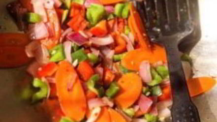 Рецепт свиного гуляша в кисло-сладком соусе