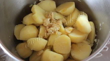 Рецепт картофельного пюре с печеным чесноком