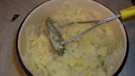 Рецепт картофельного пюре с тушенкой