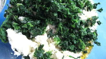 Рецепт клецек со шпинатом и сыром