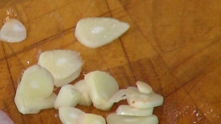 Рецепт бараньих котлеток на косточке с запеченными овощами и соусом из петрушки