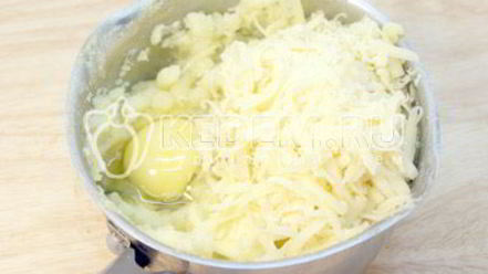 Рецепт картофельных котлет с сыром