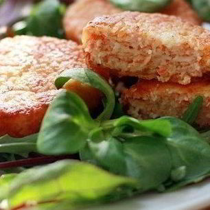 Рецепт Котлет из крабовых палочек в панировочных сухарях