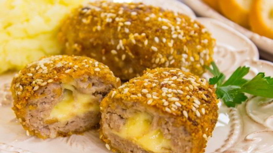 Рецепт котлет с сырной начинкой