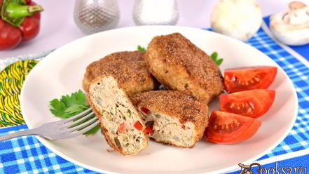 Рецепт куриных котлет с баклажанами, грибами и сладким перцем