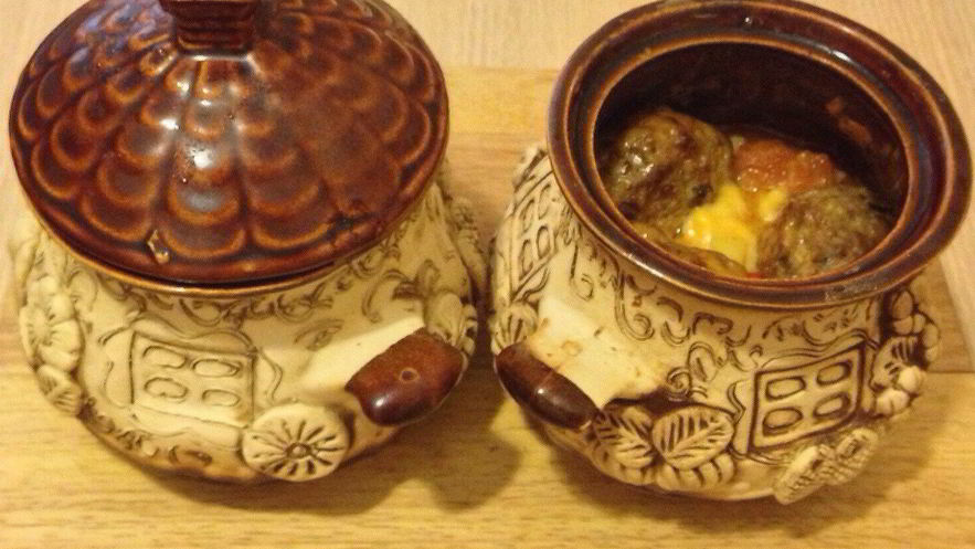 Рецепт острых котлет с кумином, запеченые в горшочках с картофелем