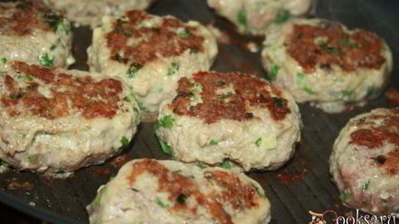 Рецепт пикантных котлеток-гриля с кинзой