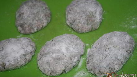 Рецепт пышных свиных котлеток в рисовой муке