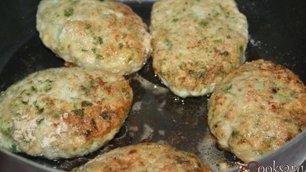 Рецепт пышных свиных котлеток в рисовой муке