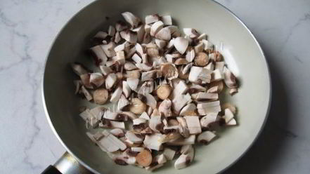 Рецепт рыбных котлет с сыром и грибами