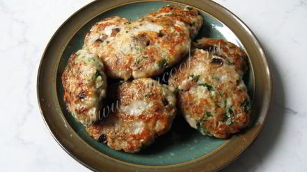 Рецепт рыбных котлет с сыром и грибами