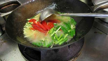 Рецепт лапши рисовой с овощами и креветками