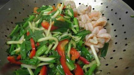 Рецепт лапши рисовой с овощами и креветками