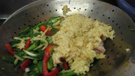 Рецепт лапши рисовой с овощами и креветками