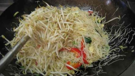 Рецепт лапши рисовой с овощами и креветками