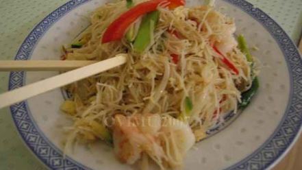 Рецепт лапши рисовой с овощами и креветками