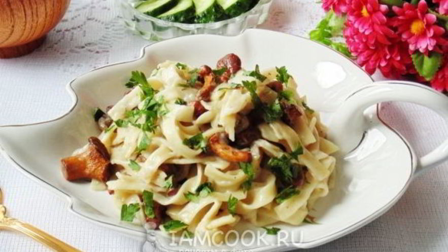 Рецепт лапши с грибами в сливочном соусе