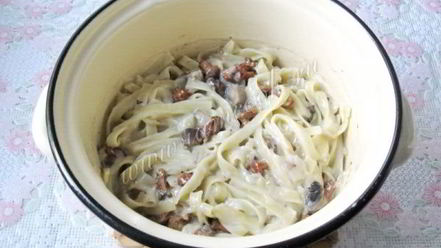 Рецепт лапши с грибами в сливочном соусе