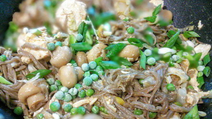 Рецепт лапши с курицей и овощами