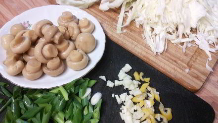 Рецепт лапши с курицей и овощами