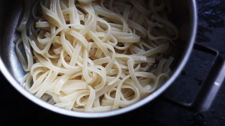 Рецепт лапши со сливочно-грибным соусом