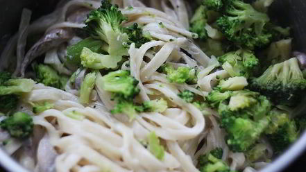 Рецепт лапши со сливочно-грибным соусом