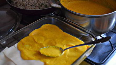 Рецепт лазаний из индейки со шпинатом и соусом из тыквы