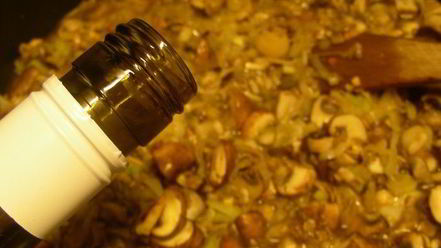 Рецепт лазаний с грибами, луком-пореем и сыром чеддер