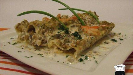 Рецепт каннеллонь с грибами и креветками под пикантным соусом