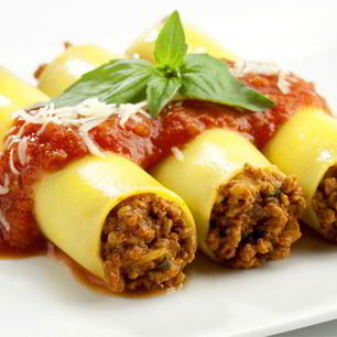 Рецепт Каннеллонь с мясной начинкой в мультиварке