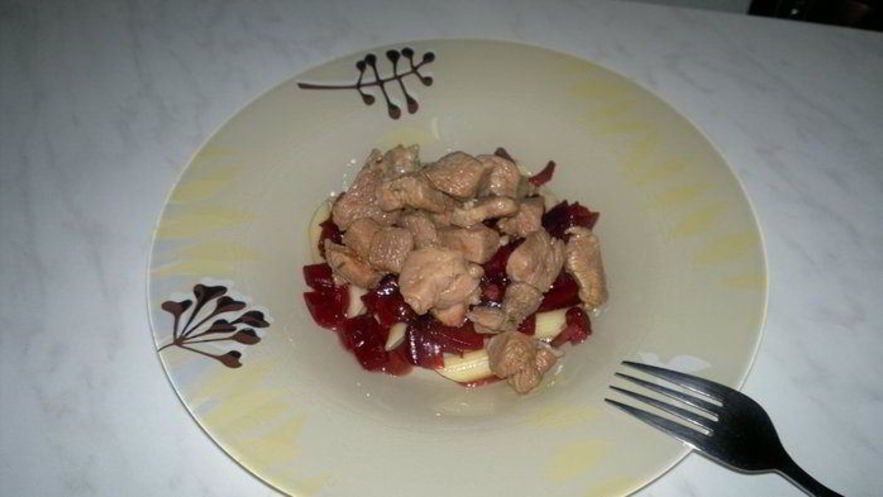 Рецепт красной пасты с бедром индейки