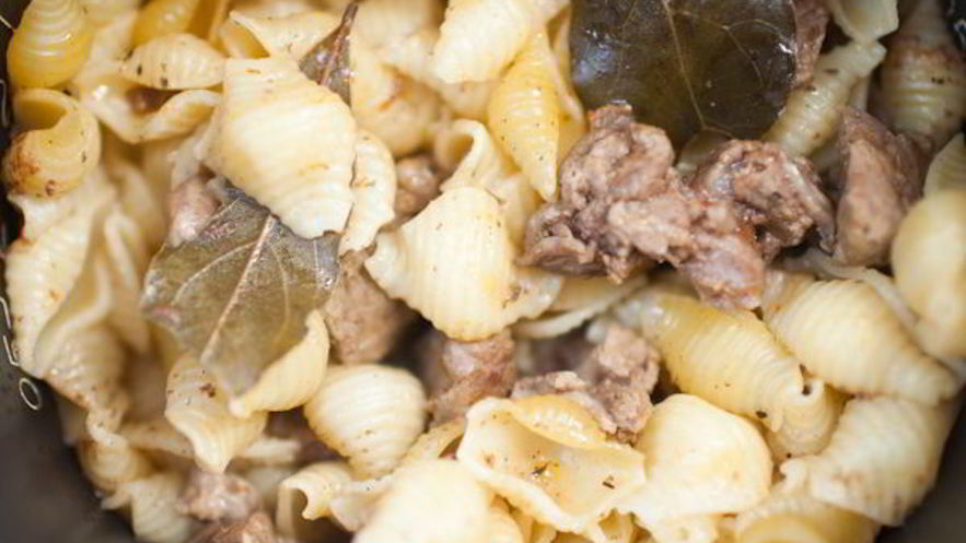 Рецепт макарон в мультиварке с мясом