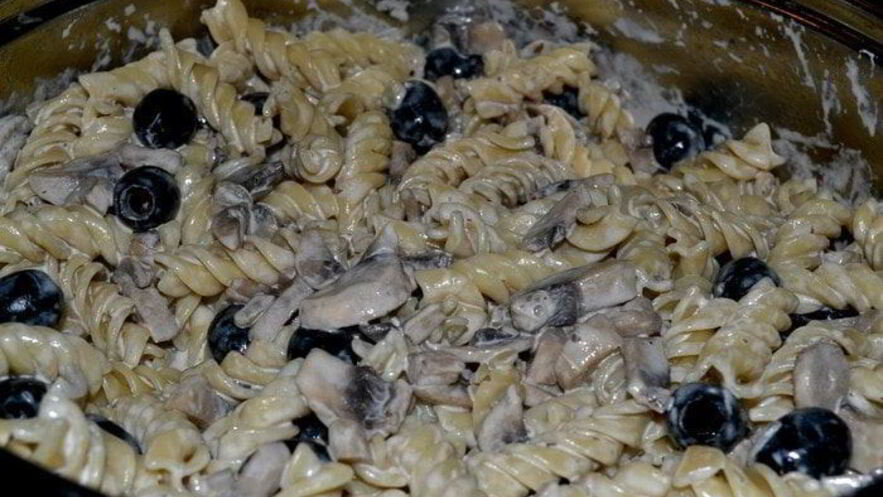 Рецепт пасты с грибами и оливками